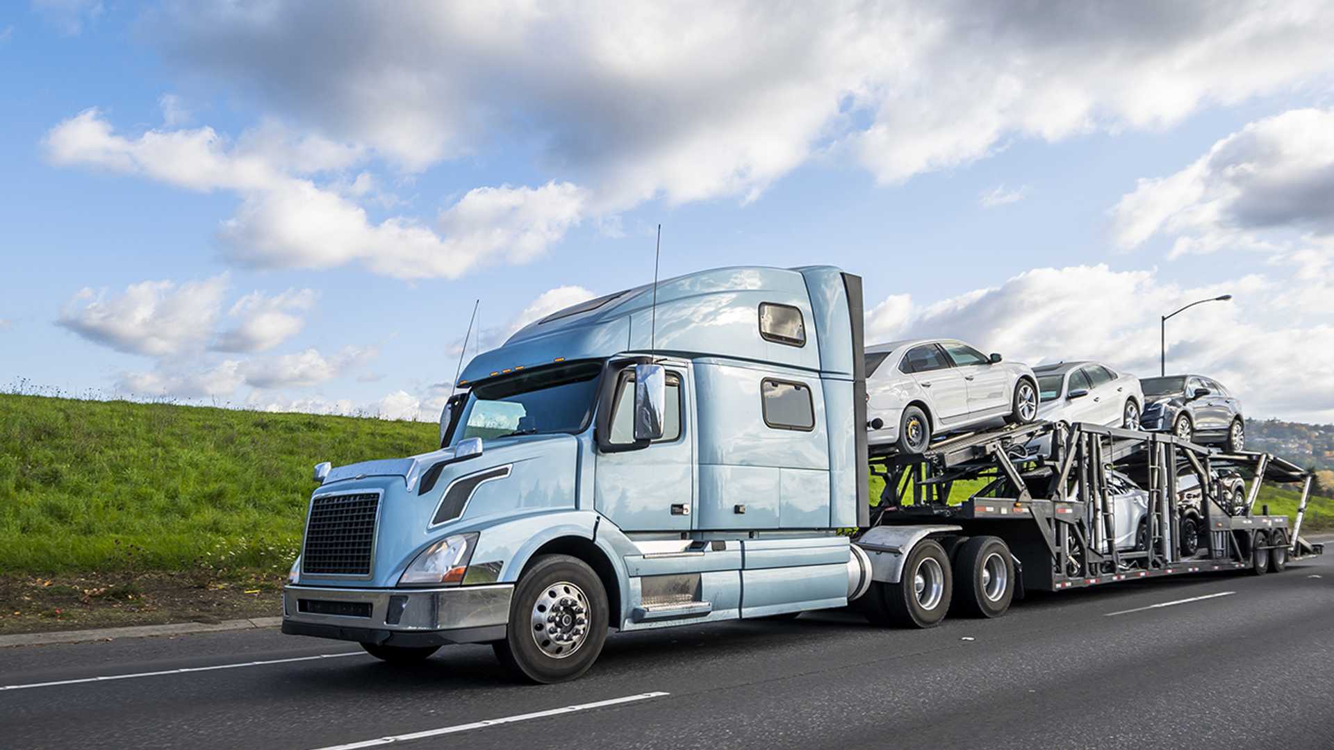 You are currently viewing What to Look for in Car Transport Companies: Key Factors to Consider