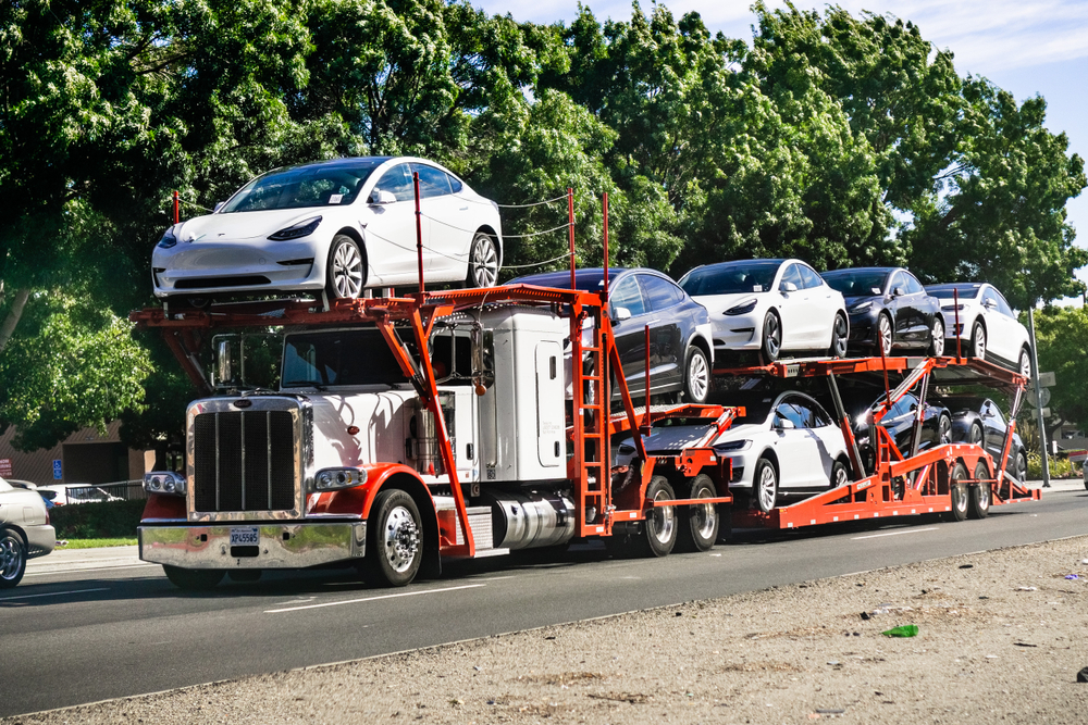 Read more about the article How to Choose the Right Car Transport Company for Your Needs